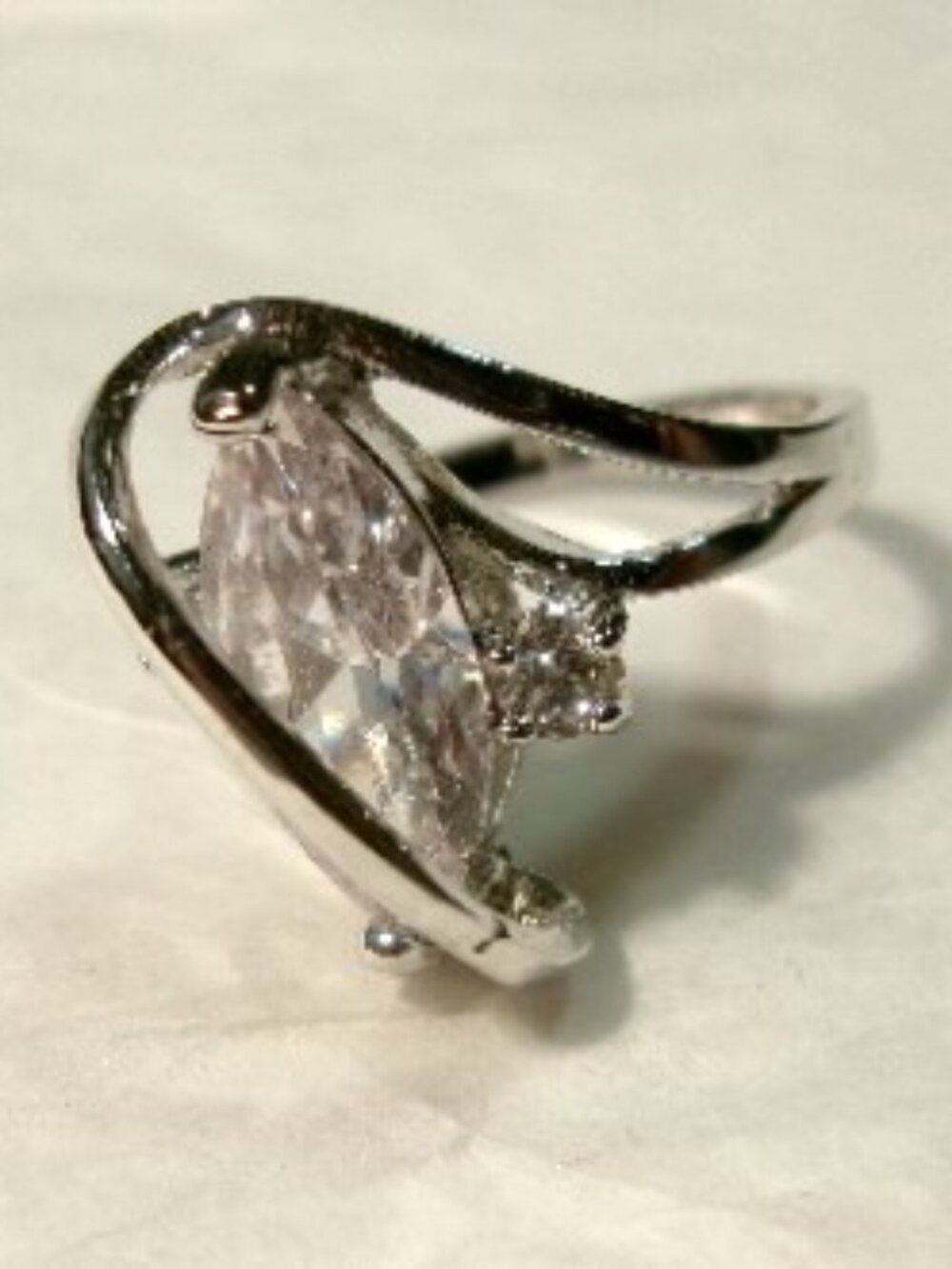 Sterling Silver 925 CZ Ladies Ring**Unusual Shape**